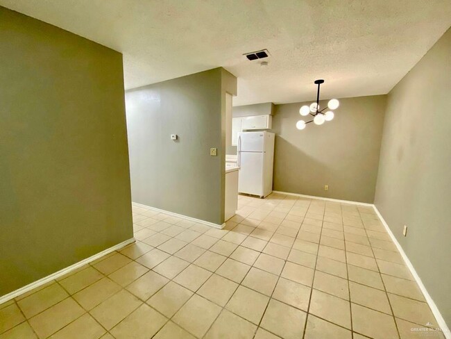 Foto del edificio - 9 S McColl Rd