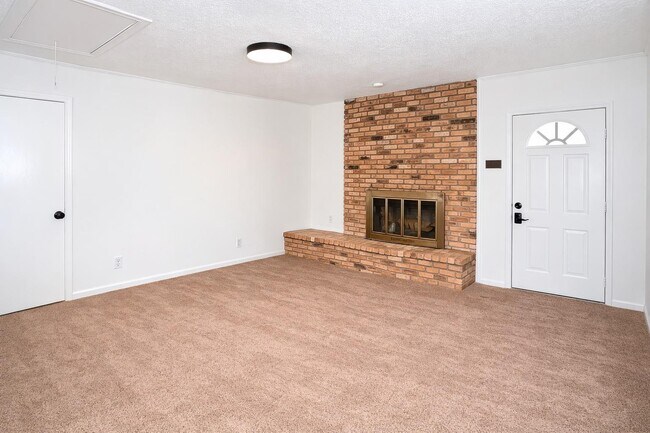 Foto del edificio - 5334 Heather Glen Dr