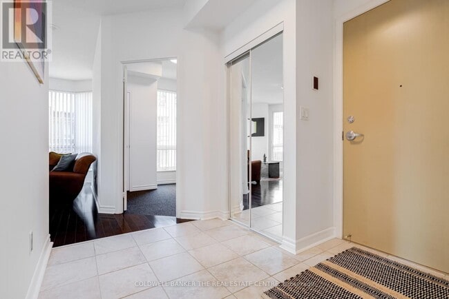 Building Photo - 18 Holmes Ave