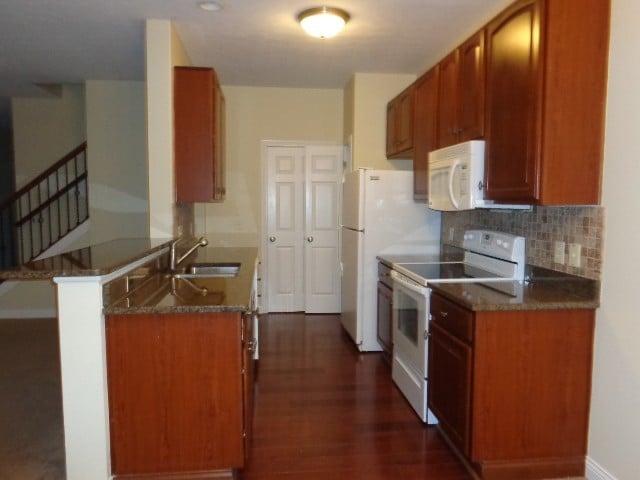 Foto del edificio - 4676 Trumhall Dr