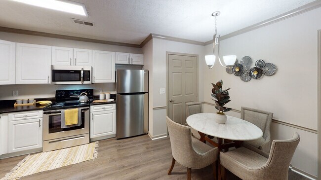 Apartamento reformado de 2 dormitorios con comedor - Fountain Brook