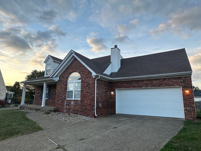 Building Photo - 9800 Spring Pointe Ct