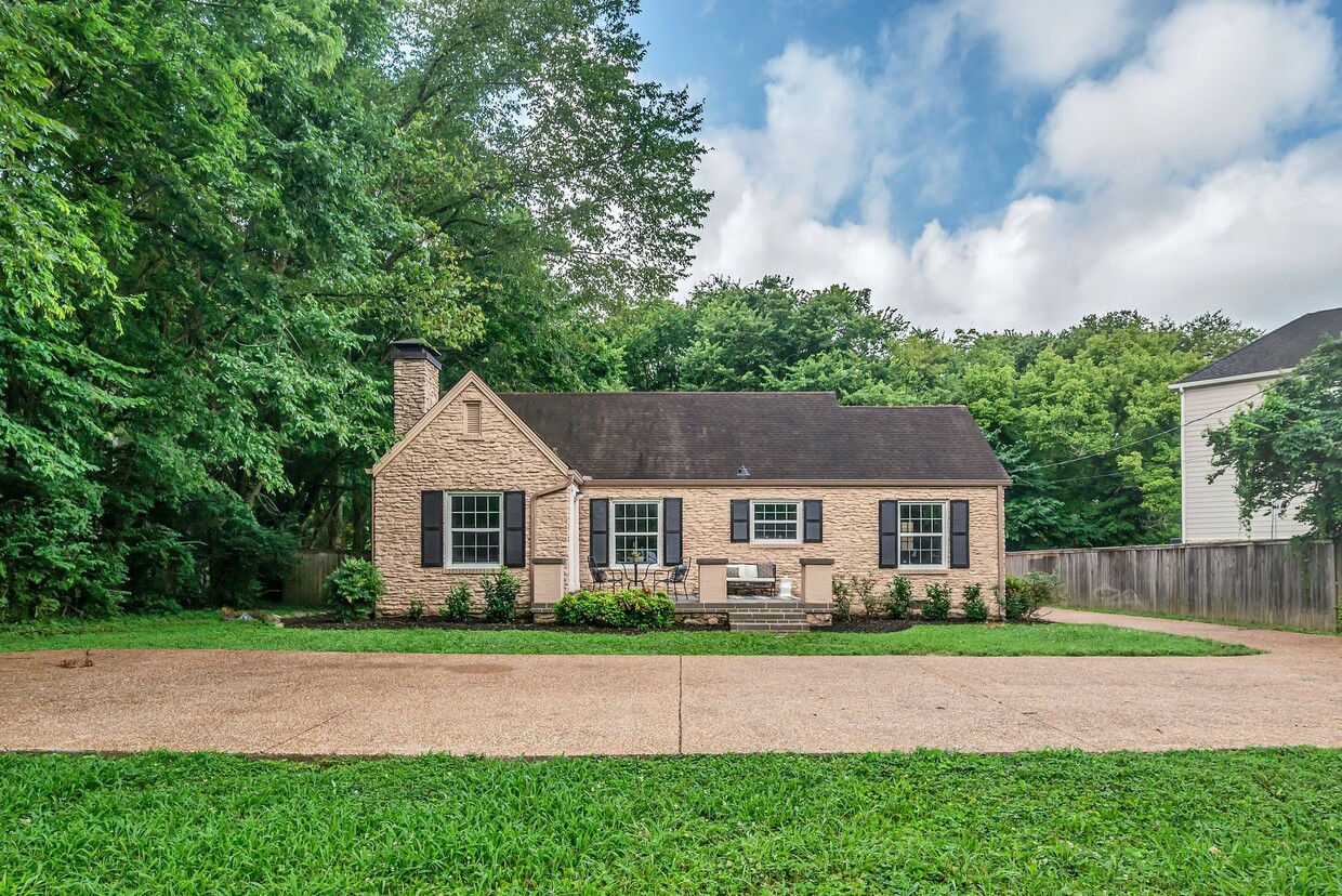 Photo - 911 Woodmont Blvd (Nashville, TN)