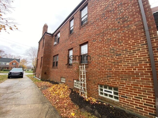 Foto del edificio - 17724 Hilliard Rd