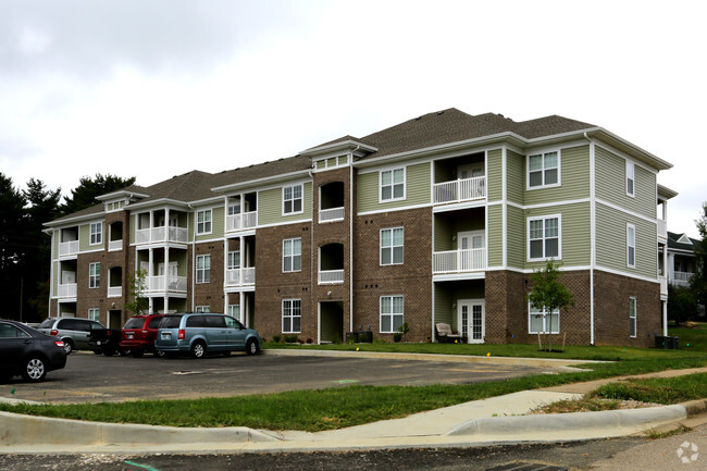 Castle Creek Apartments - Oak Grove Crossing