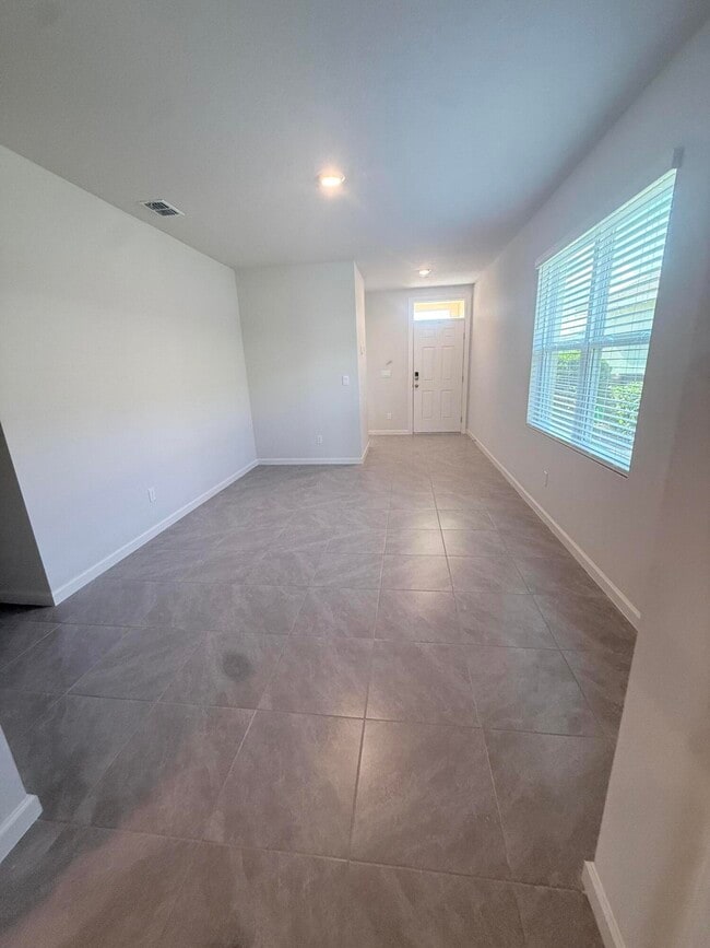 Foto del edificio - 12134 Rimini Wy