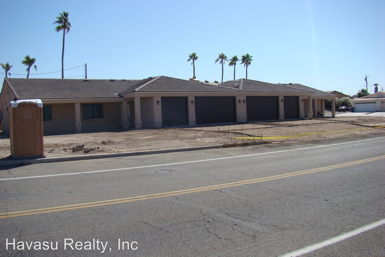 Primary Photo - 1110 Thunderbolt Ave
