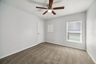 Building Photo - 705 Westshire Dr