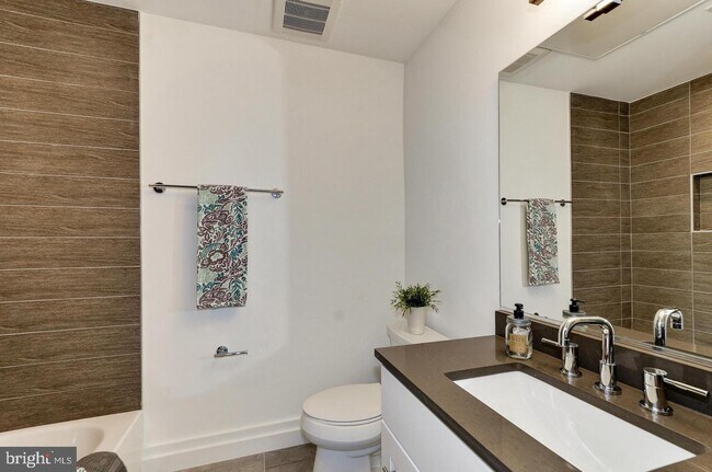 Foto del edificio - 3619 14th St NW