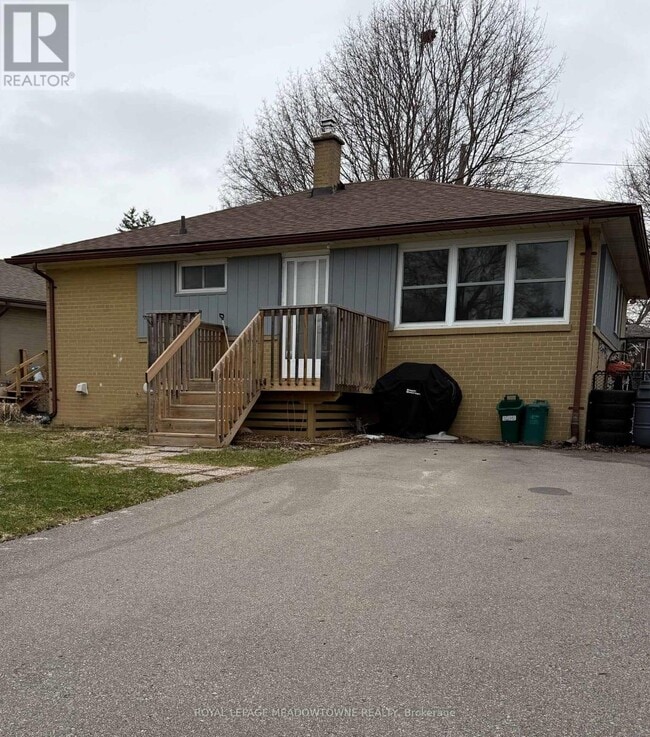 Building Photo - 169 Longfield Rd