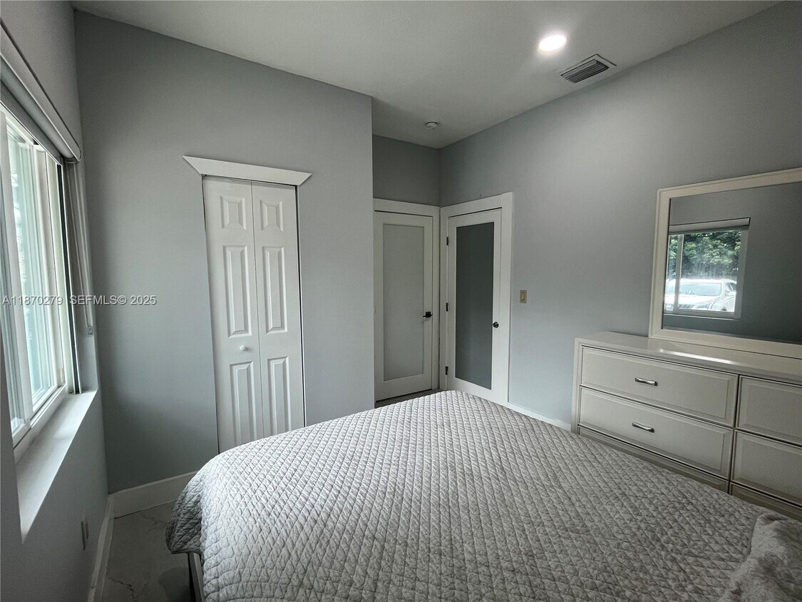 Foto del edificio - 6803 SW 158th Ave