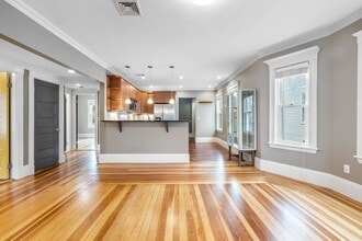 Building Photo - 22 Clarendon Ave