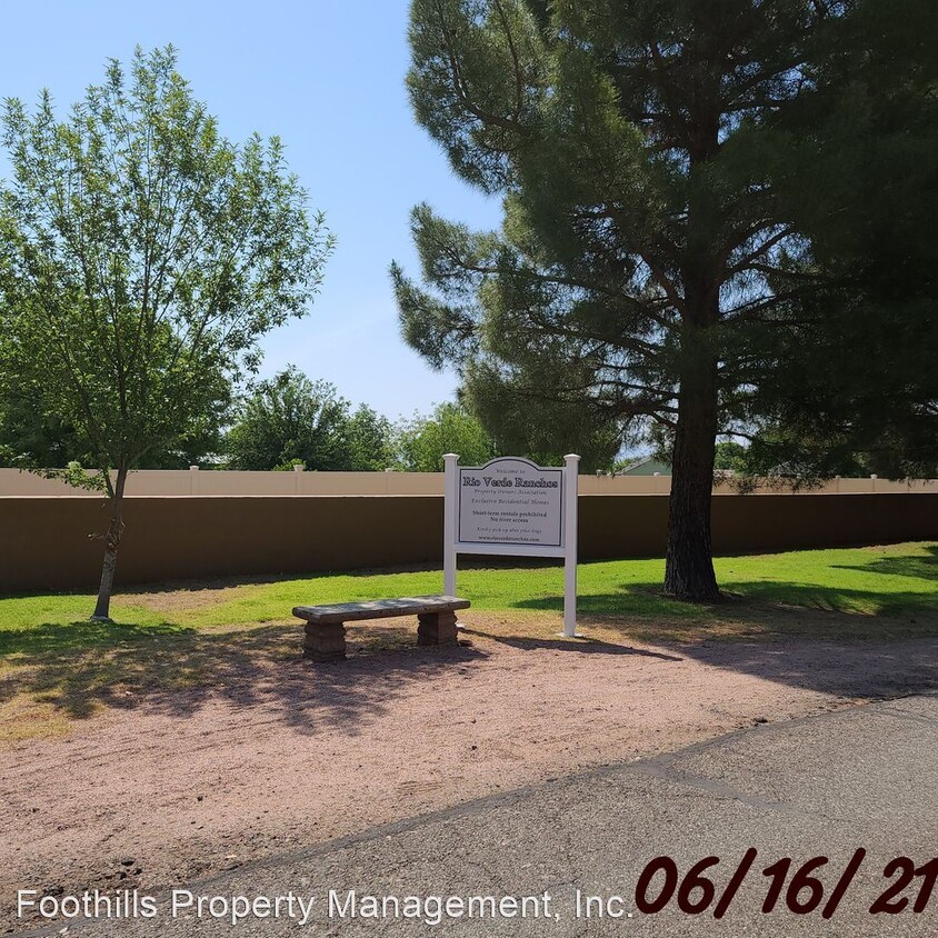 3 br, 2 bath House - 1395 S. Rio Verde Lane Photo