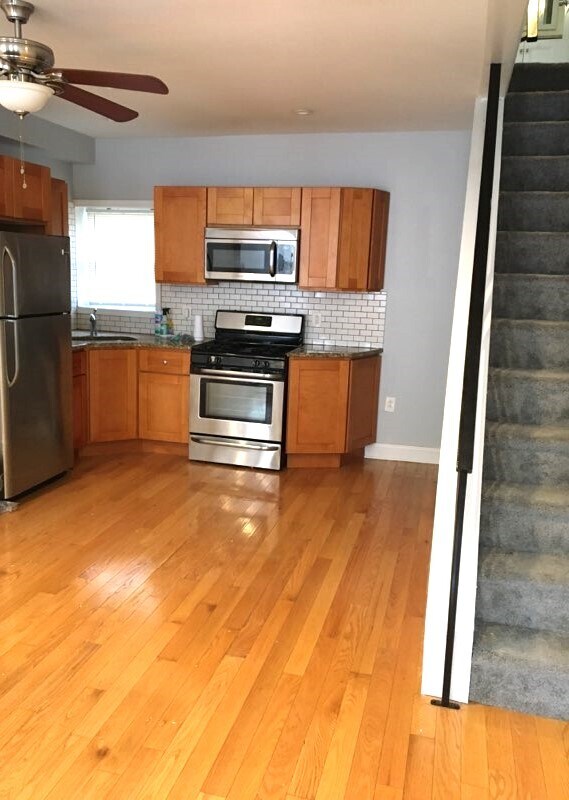 Modern Kitchen with laundry in the rear - 371 Tree St