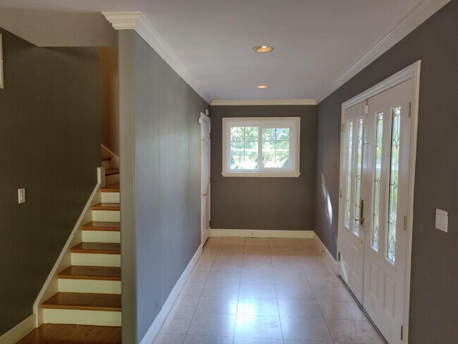 Foto del edificio - 2317 Oakdale Rd