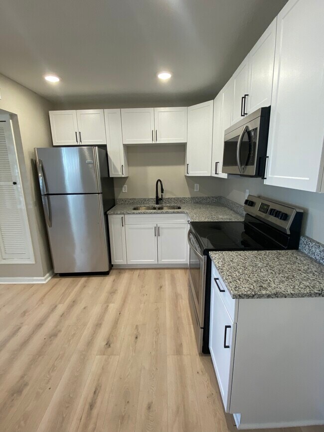 Building Photo - 5402 Ilex Ave