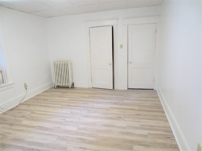 Foto del edificio - 2421 Beechwood Blvd