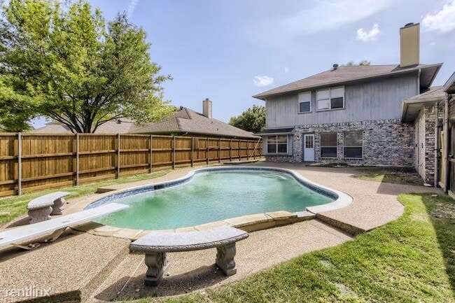 Building Photo - 4 br, 2.5 bath House - 7010 Graham Dr UNIT