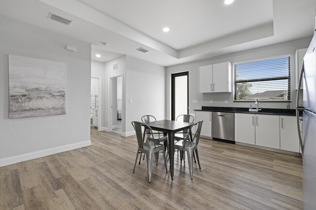 Foto del edificio - 1911 Lorna Ave