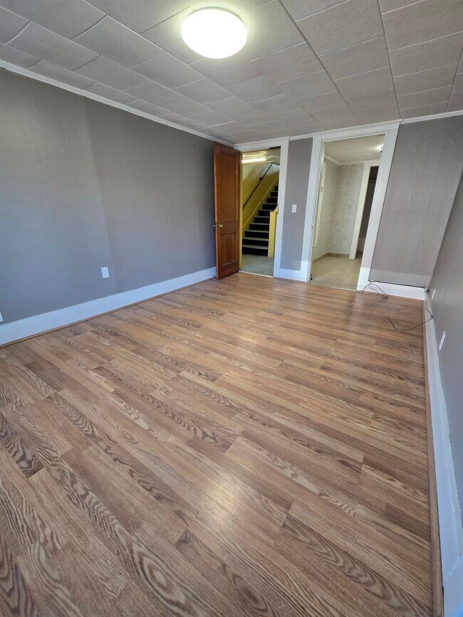 Foto del edificio - 96 N Main St