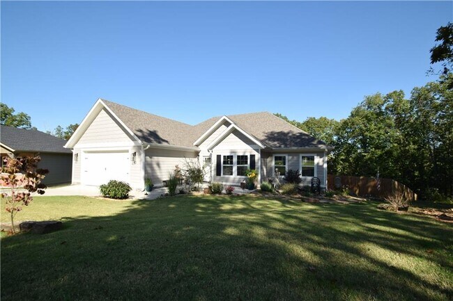 Building Photo - 42 Tummell Dr