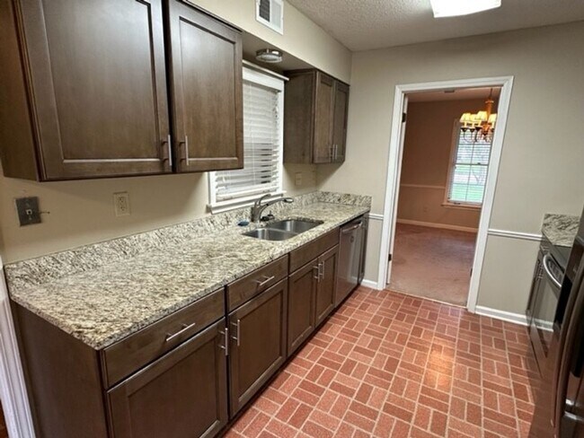 Building Photo - 3BD/2BA Home located in Germantown!