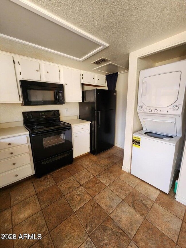 Foto del edificio - 3719 E Inverness Ave