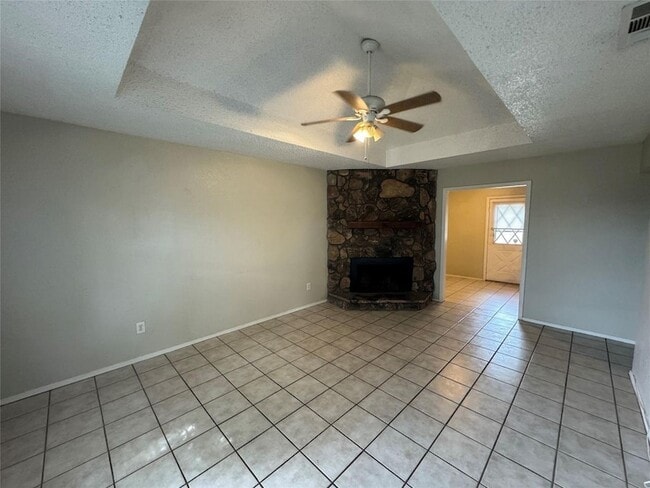 Building Photo - 2721 Hurstview Dr