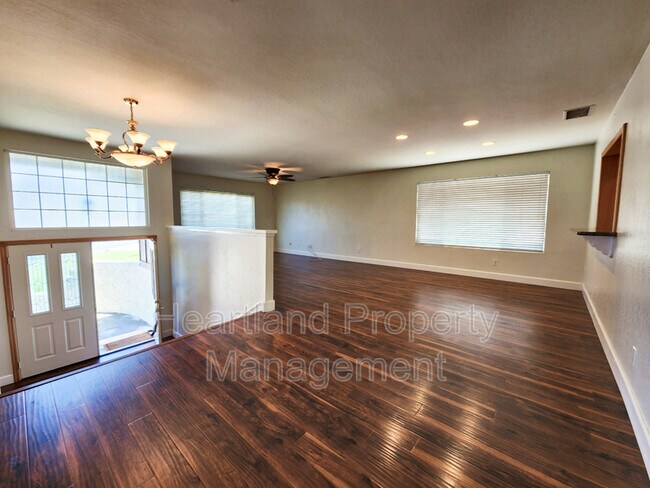 Building Photo - 1168 Carnelian St.