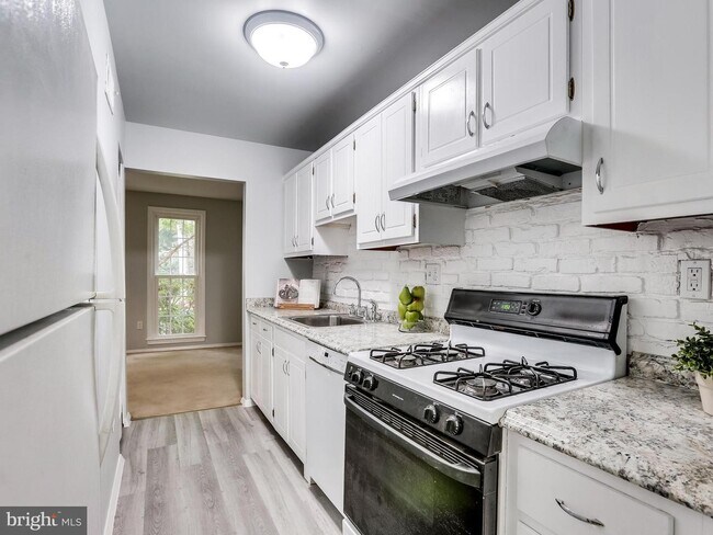 Building Photo - 11306 Palisades Ct