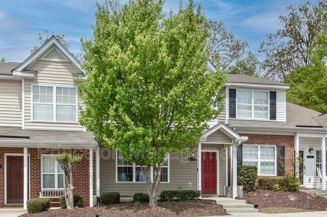 Foto del edificio - 137 Lynch Cir