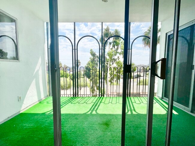 Foto del edificio - 8919 Harratt St