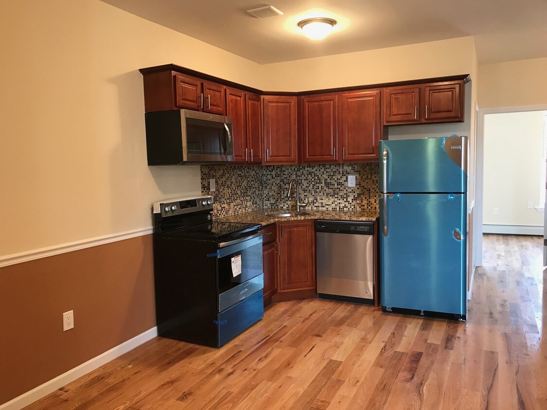 1045 Hall Pl, Bronx, NY 10459 Townhome Rentals in Bronx NY