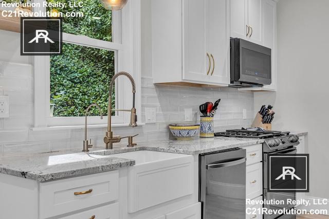 Foto del edificio - 3 bedroom in Brookline MA 02446