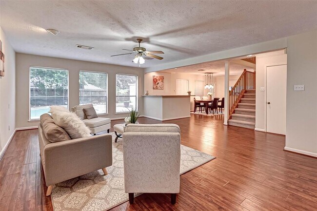Foto del edificio - 2714 Green Fields Dr