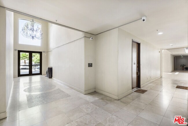 Building Photo - 4568 1st St