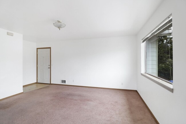 Building Photo - 1384 NW Falls Creek Loop