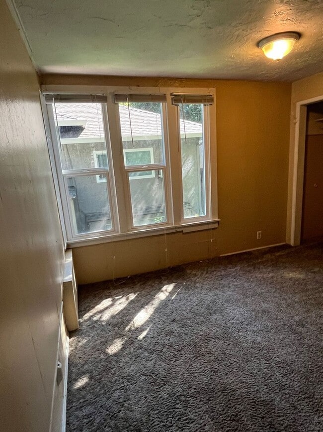 Building Photo - 745w3rd