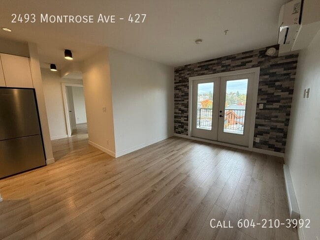 Building Photo - Spacious Condo at Upper Montrose