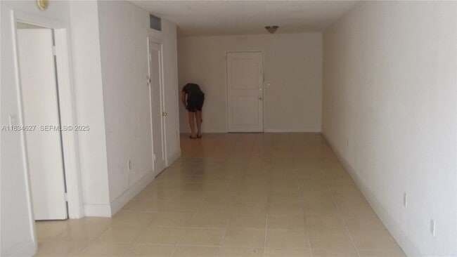 Building Photo - 3582 NE 171 St