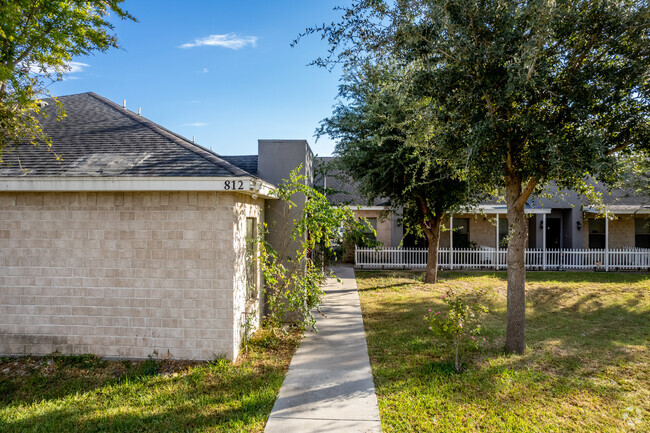 Building Photo - Volare Apartments