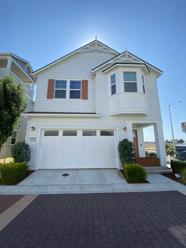 Building Photo - 8302 Enterprise Dr