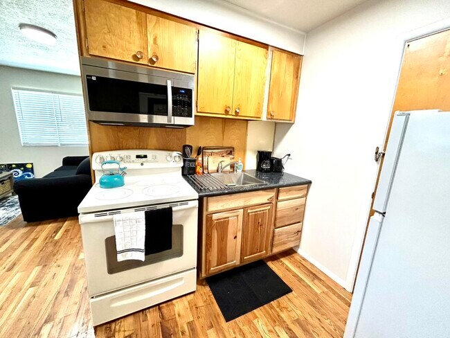 Foto del edificio - 220 N Owyhee St