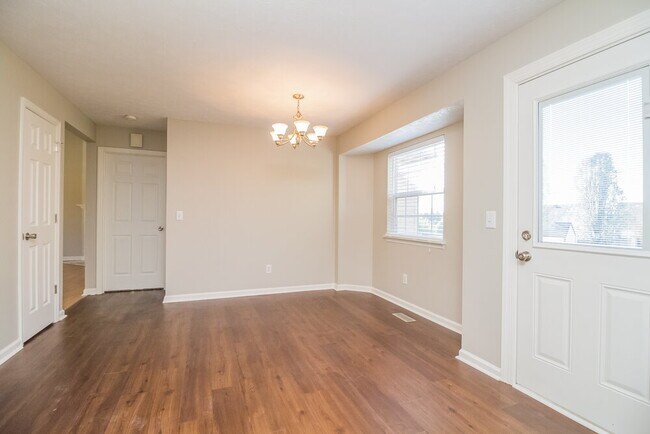 Building Photo - 128 Louann Ln