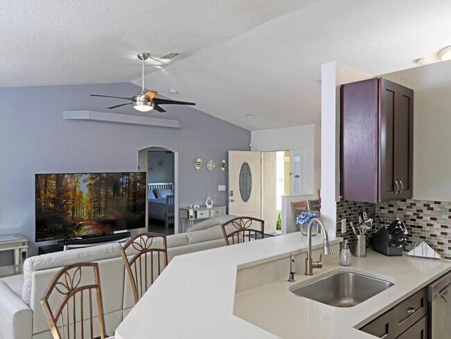 Building Photo - 1614 SW Cefalu Cir