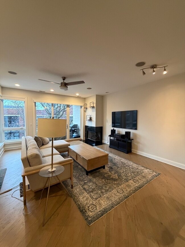 Foto del edificio - 2251 W Wabansia Ave