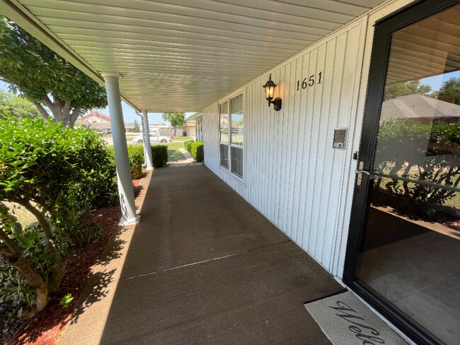 Foto del edificio - 1651 SW 86th St