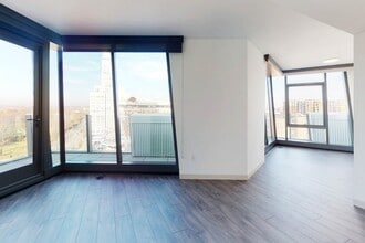 Interior Photo - One Hundred Above the Park