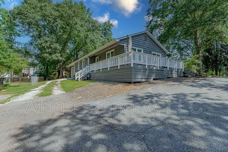 Photo - 235 Mohawk Dr