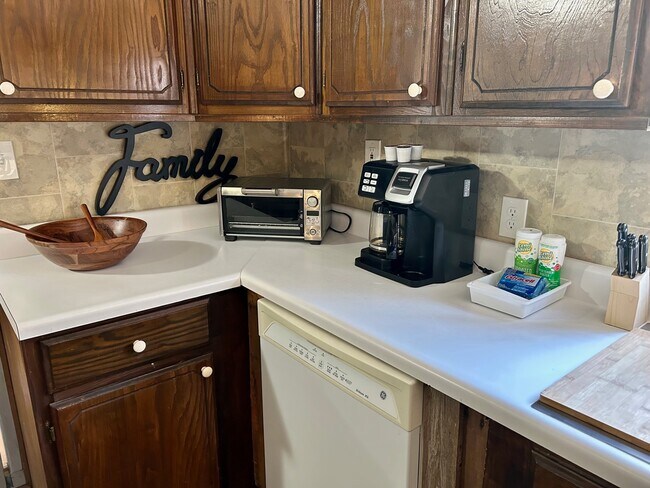 Foto del edificio - 1131 Redbud Ln